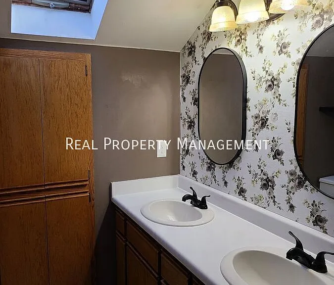 N75W23435 N Ridgeview Cir — Photo 16
