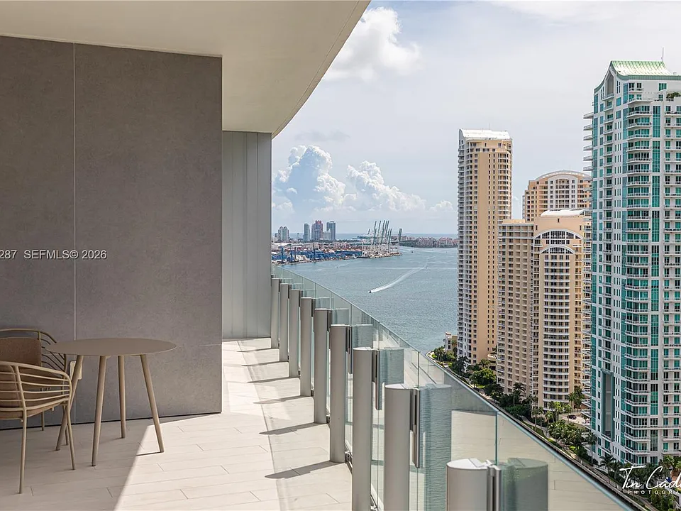 300 Biscayne Boulevard Way #2606W