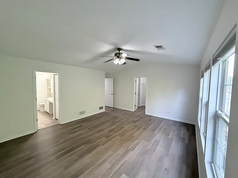 1424 Westhampton Dr — Photo 6
