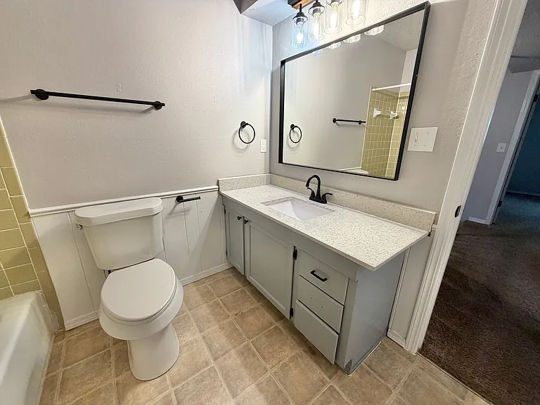 1201 Lakecrest Dr — Photo 10
