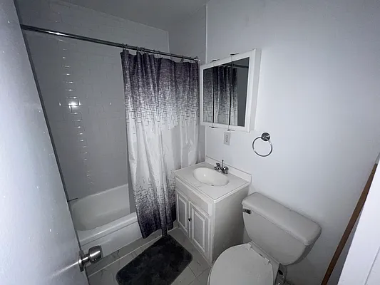 Rented by CITY SKYLINE REALTY INC | media 23