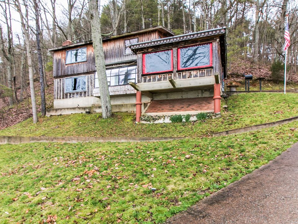 1st image of 476 Lakefront Dr