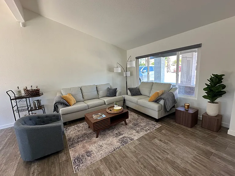 2897 E San Marino Rd — Photo 9