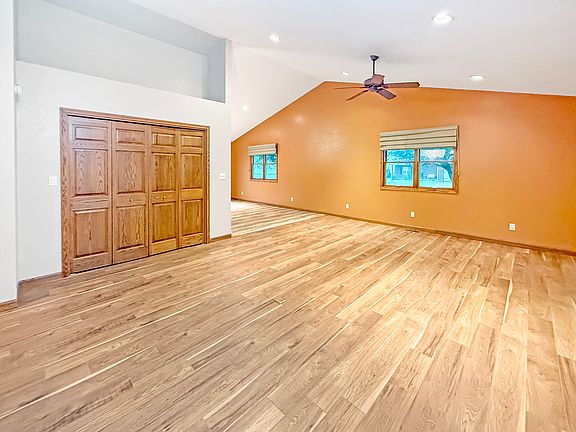 3rd image of 409 Betty Ct