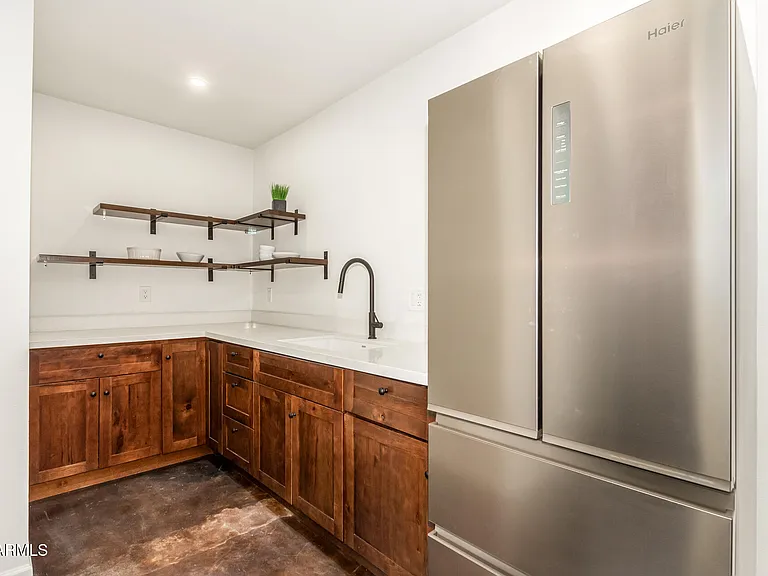 2402 W Weldon Ave — Photo 11