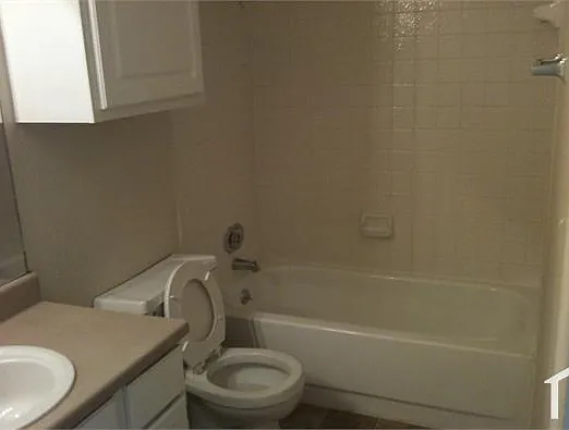 2 bed, 1064 sqft, $1,640 — Photo 4