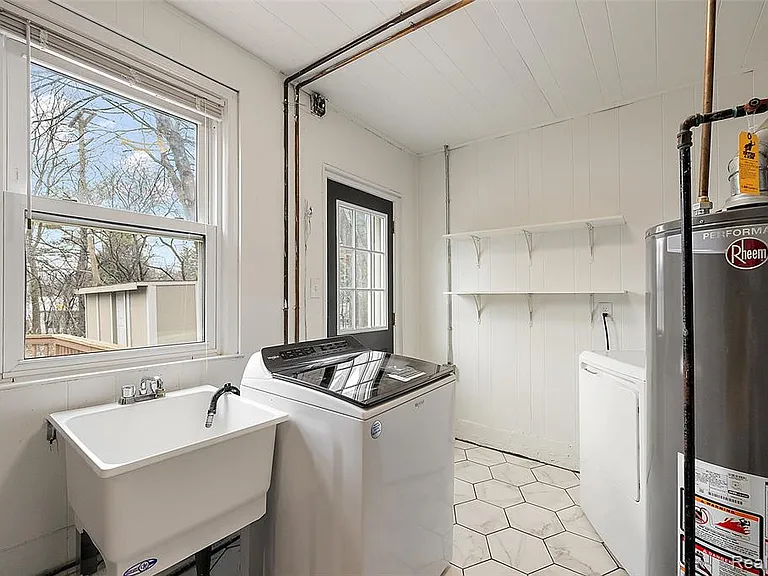 2046 Yorkshire Rd — Photo 29