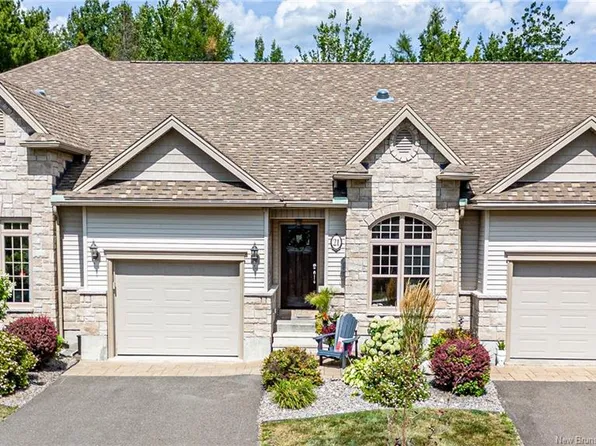 21 Camden Ln, Fredericton, NB E3G 0E5