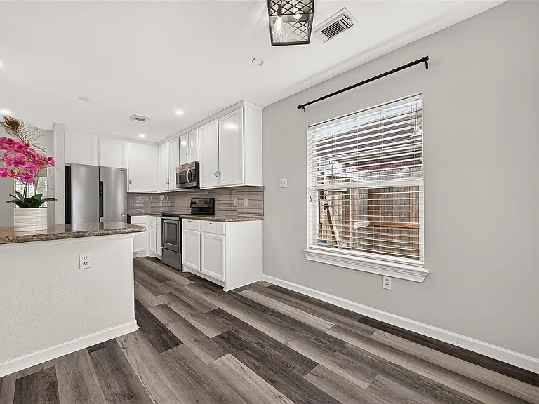 7242 Autumn Bluff Ln — Photo 15