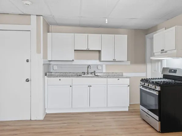 10 Spring St, 10 Spring St #3RT, Holyoke, MA 01040