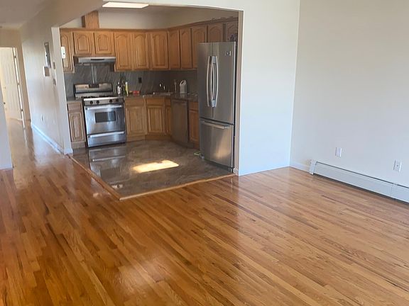 3rd image of 288 Bay 10th St #2