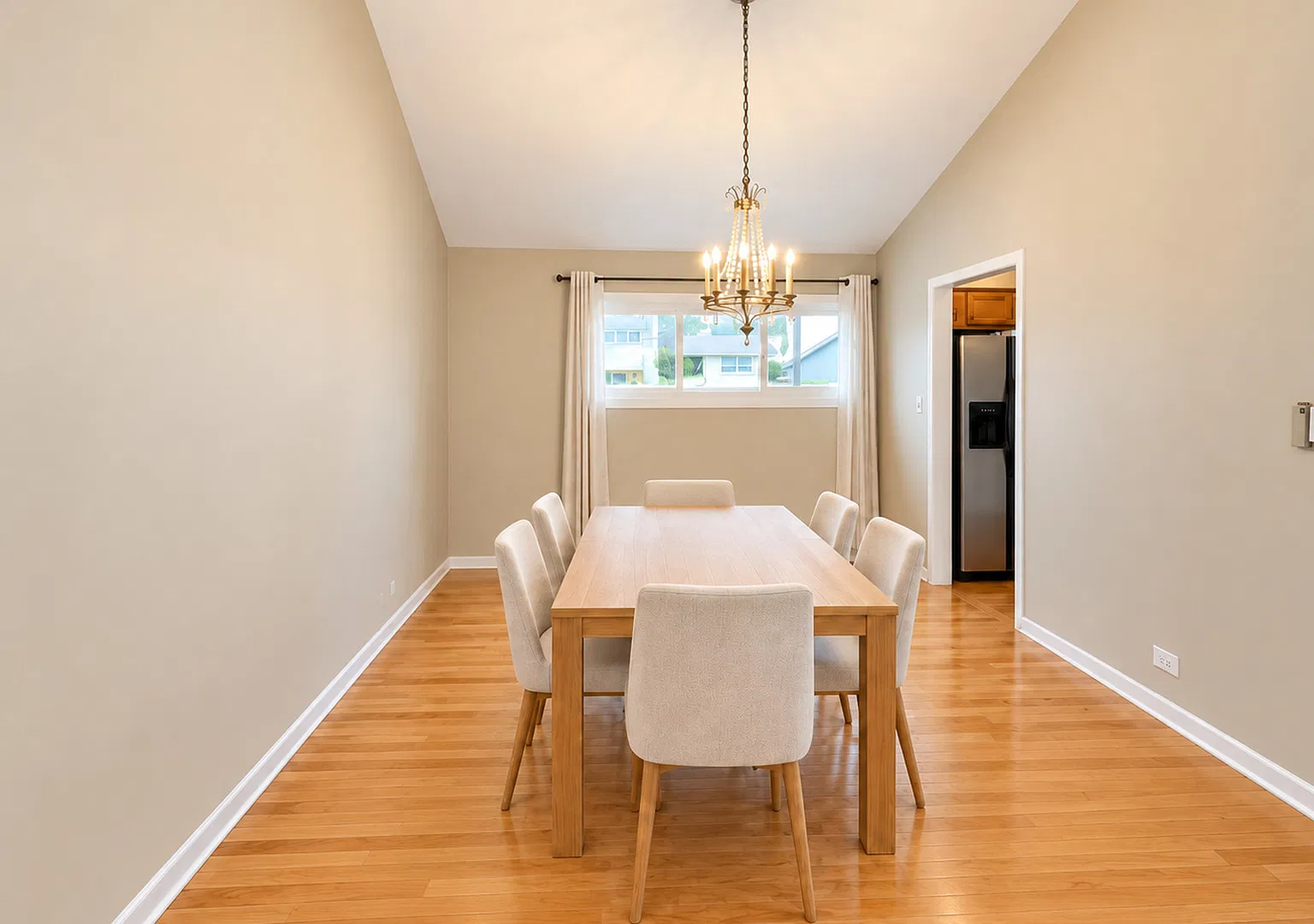 3 bed, 1600 sqft, $3,500 — Photo 4