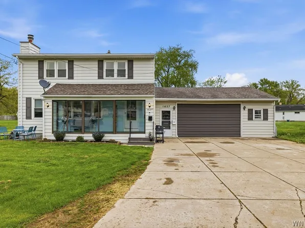1627 Moll St, North Tonawanda, NY 14120