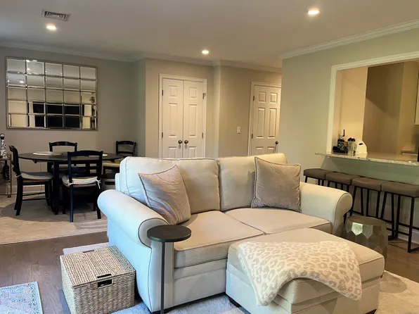 8 Silvermine Avenue APT 9, Norwalk, CT 06850