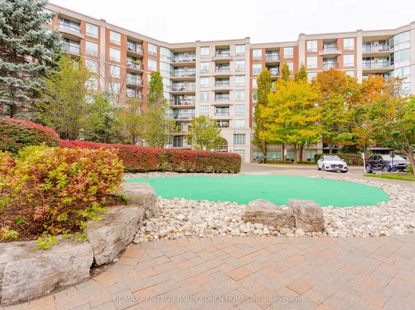 28 William Carson Cres #815, Toronto, ON M2P 2H1