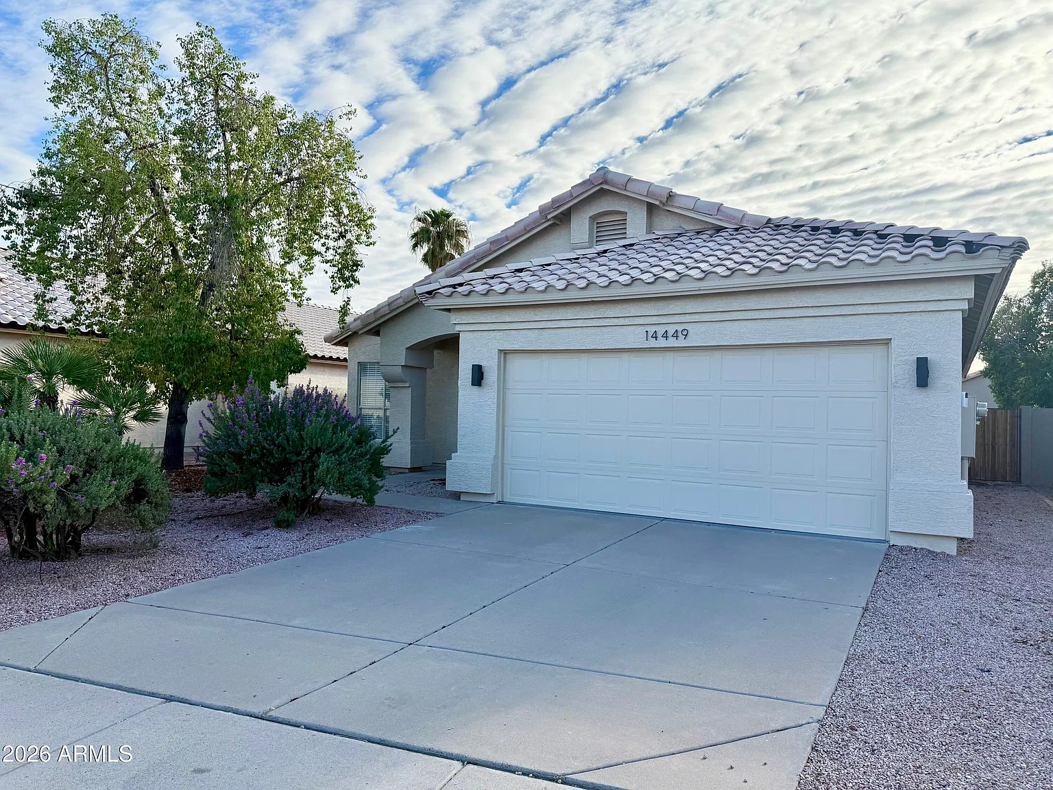 3 bed, 2.0 bath, 1734 sqft, $2,745 — Photo 2