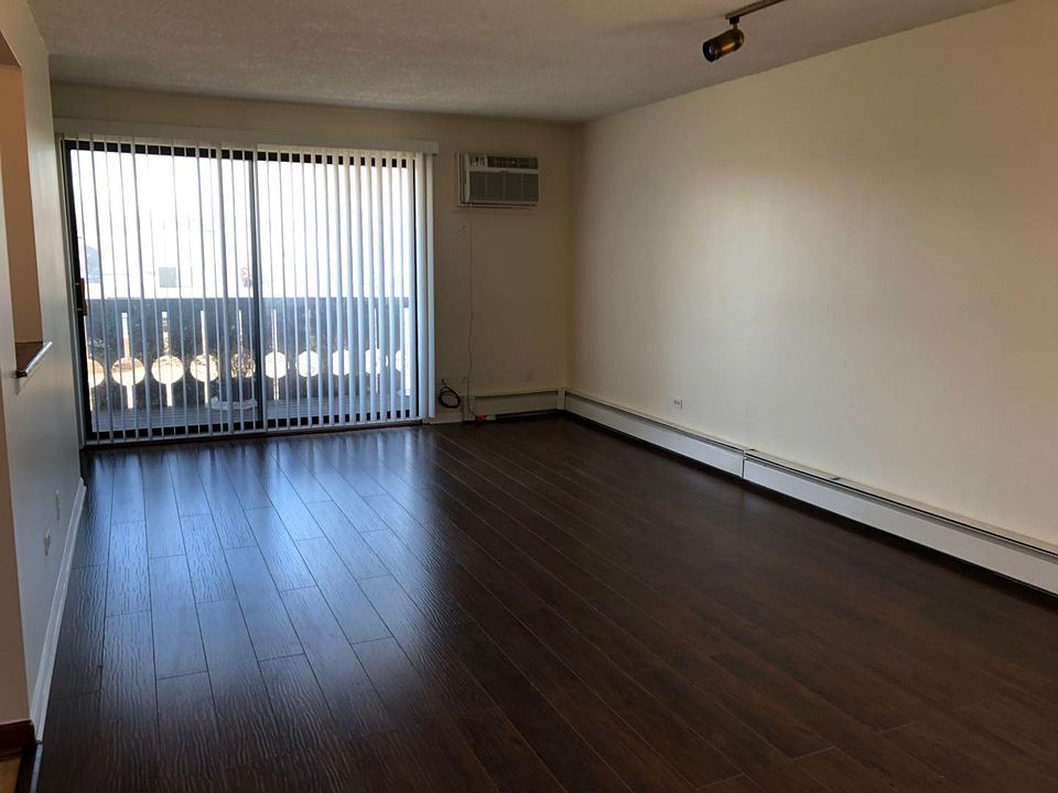 1st image of 1006 Centurion Ln APT 9