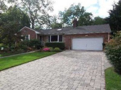 6 Lenox Rd, Farmingdale, NY, 11735