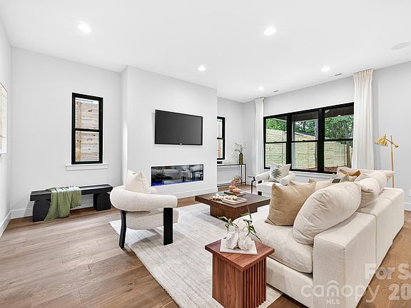 5th image of 850 Belmont Ave