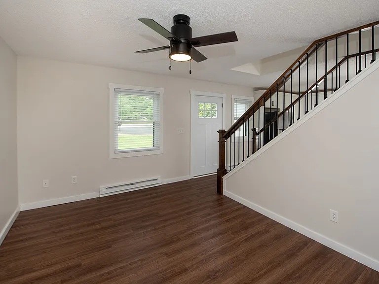 6-14 Kirby Rd — Photo 6
