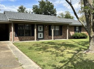 1416 Deering St, Cleveland, MS 38732