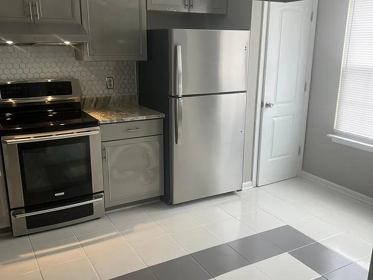 522 Hollomon Dr — Photo 11