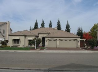 2670 E Deyoung Dr, Fresno, CA 93720