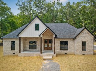 1639 E Overlook Rd, Monterey, TN 38574