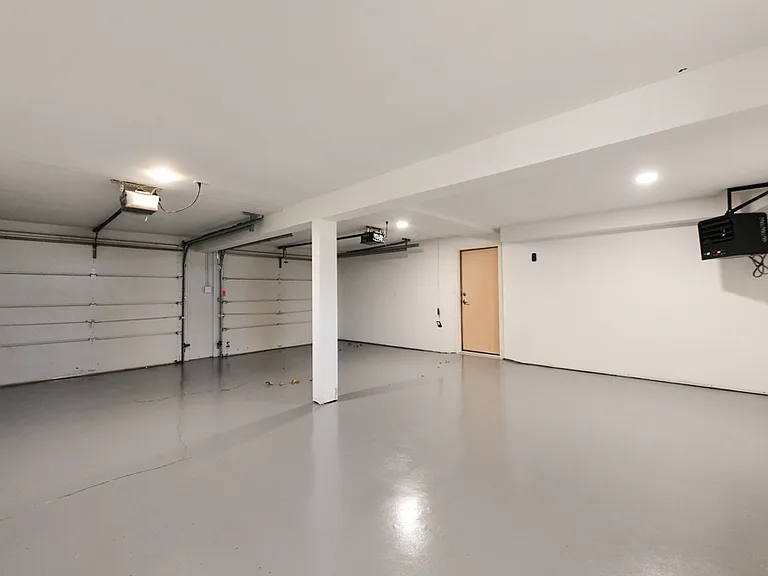 10526 Forrest Dr — Photo 30