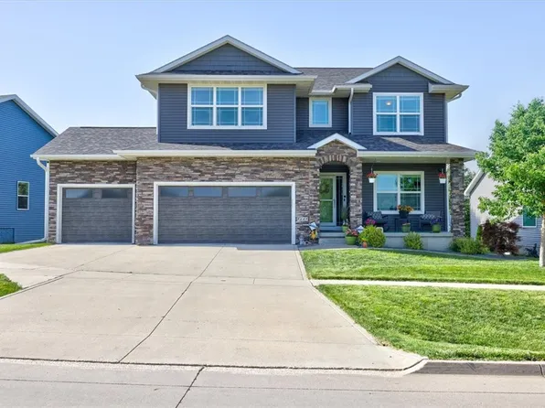 9649 Valley Pkwy, Johnston, IA 50131