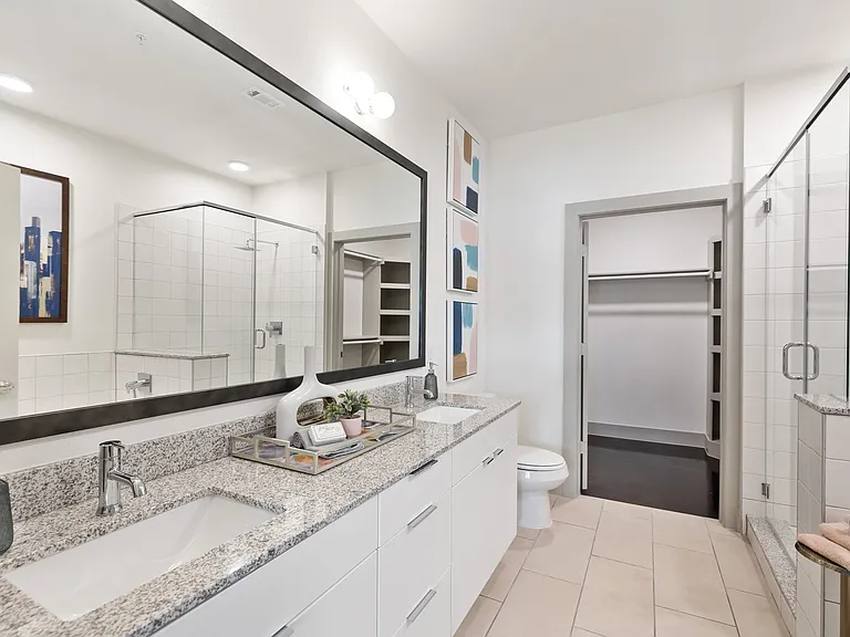 Model Bathroom with Walkin Closet