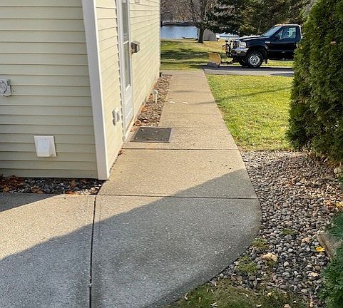 2nd image of 37 Lee St