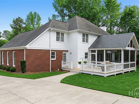 2nd image of 1031 Derby Lane