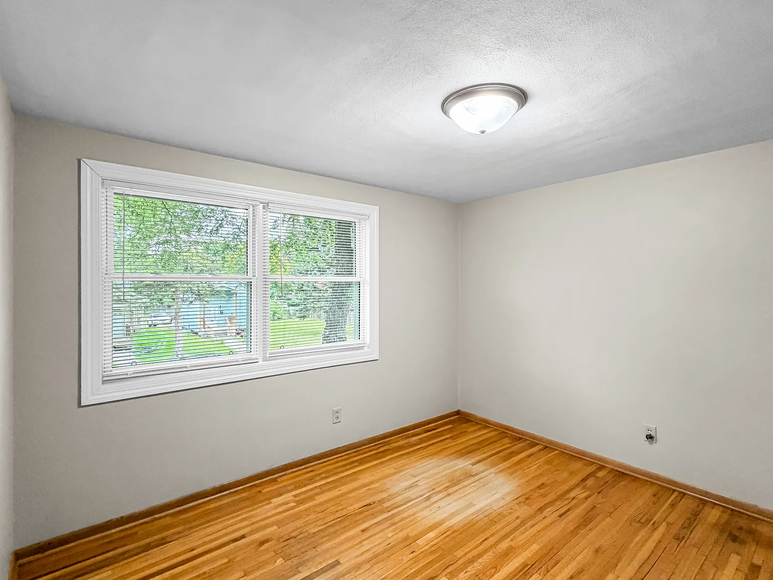 3 bed, 1425 sqft, $1,500 — Photo 2