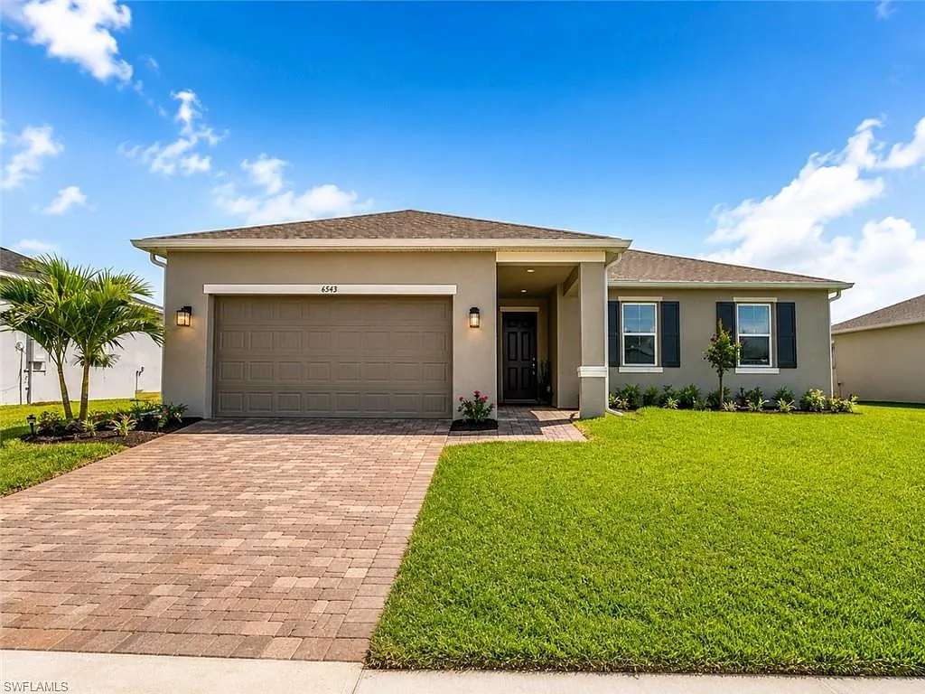 3 bed, 2.0 bath, 1780 sqft, $2,600 — Photo 1