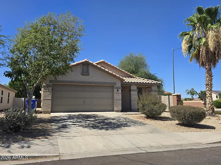 15702 W Watson Ln — Photo 3