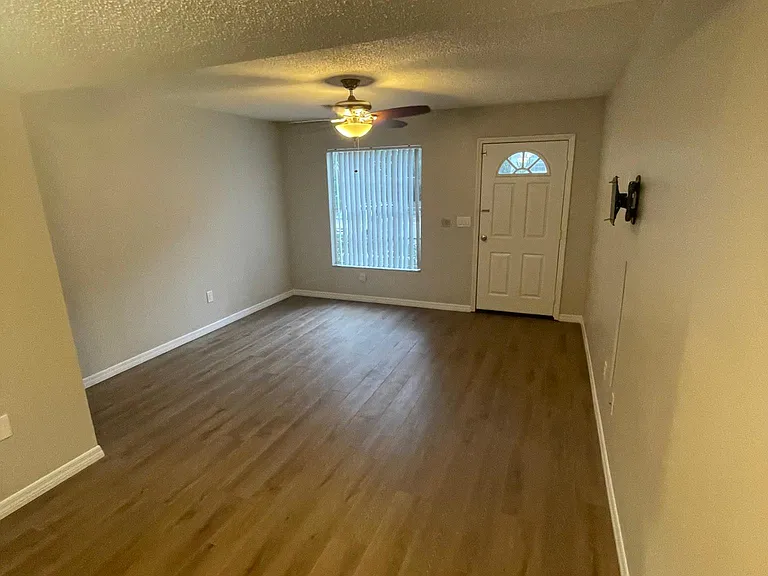 3308 Fox Hunt Dr — Photo 2