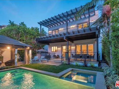 8741 Rosewood Ave, West Hollywood, CA, 90048