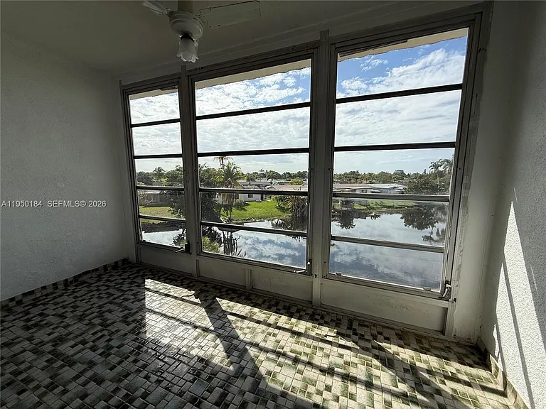 8135 Sunrise Lakes Blvd #302 — Photo 16