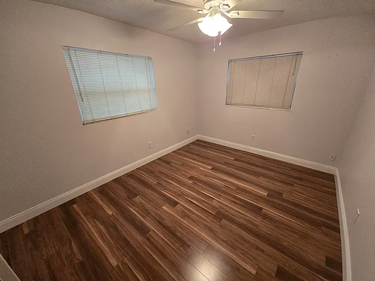 2437 Eastbrook Blvd — Photo 9
