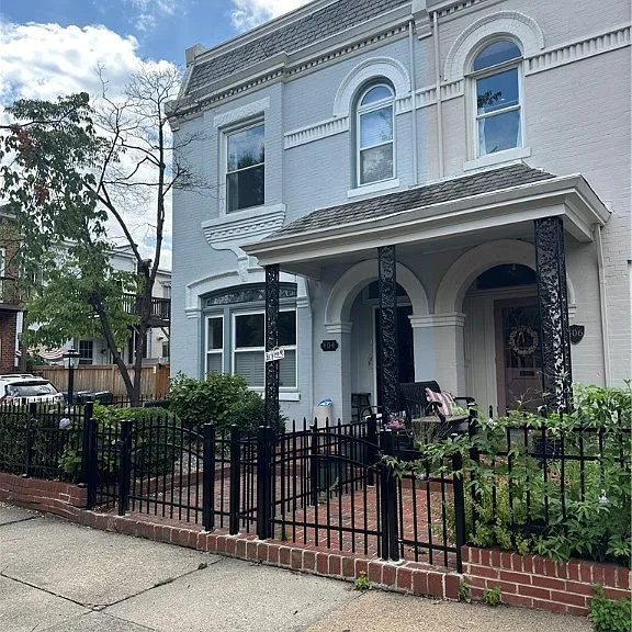 404 N Shields Ave — Photo 2