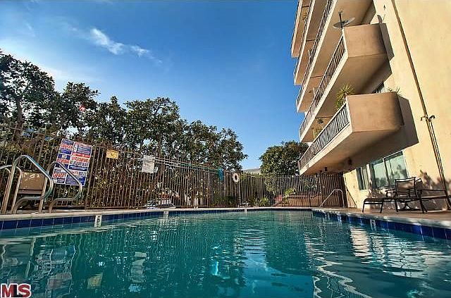 1st image of 612 S Barrington Ave APT 311