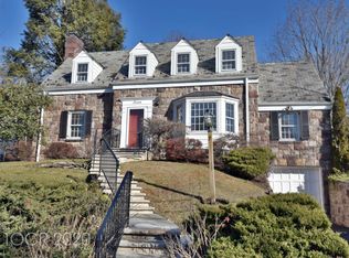 7 Stonehurst Dr, Tenafly, NJ 07670