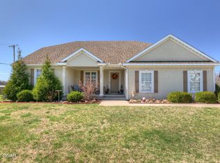 1002 Briarbrook Dr, Carl Junction, MO 64834