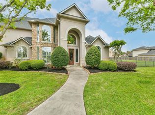 310 Del Monte Dr, Friendswood, TX 77546