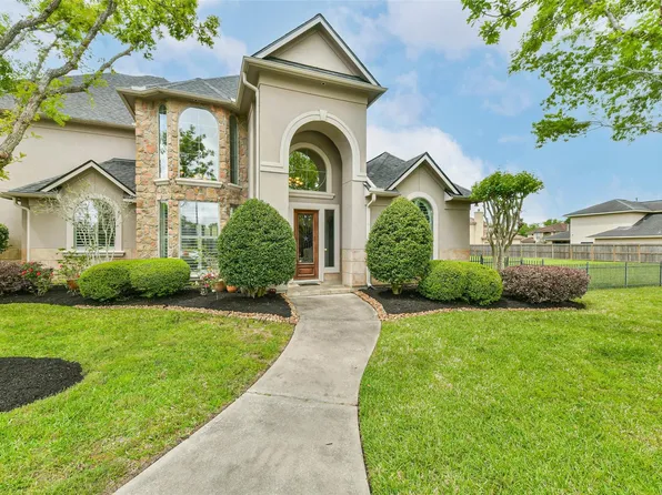 310 Del Monte Dr, Friendswood, TX 77546