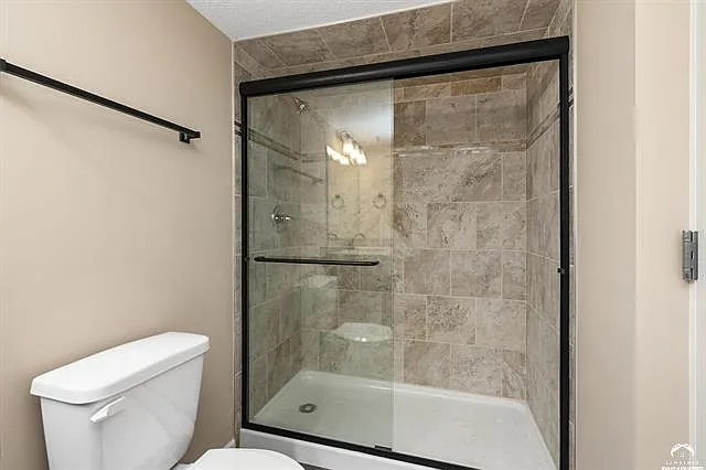 Chasehire Dr — Photo 9