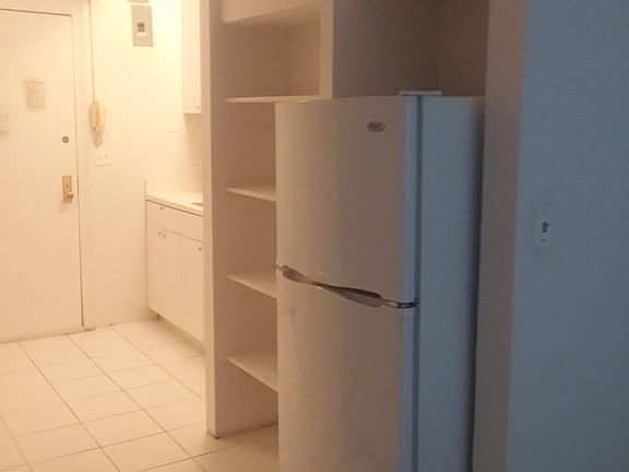 3rd image of 150 E 39th St APT 302