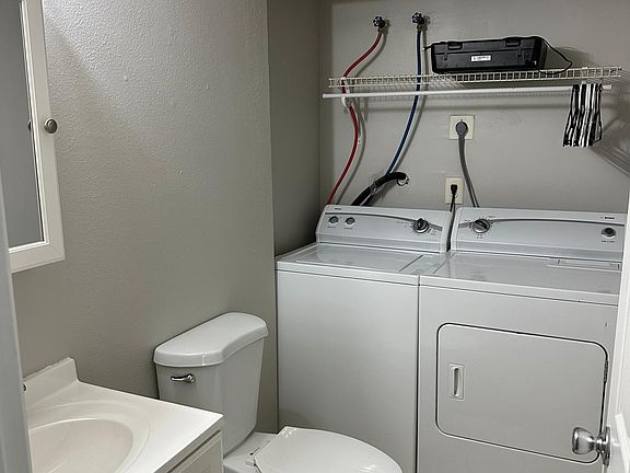 5th image of 4885 El Camino Dr