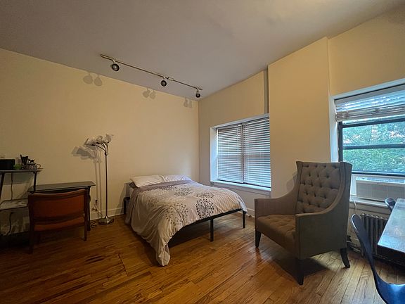 4th image of 28 W 105th St APT 3R